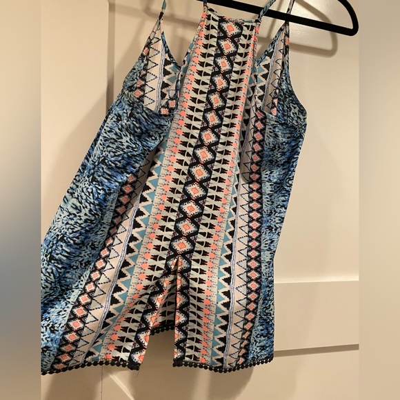 Japna tank top multi colored patterned slight split back hem size medium - Picture 2 of 7